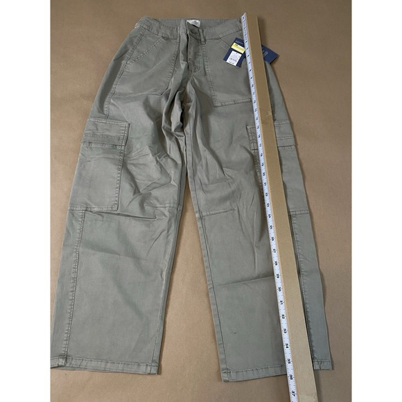 Universal Thread ( 0 ) Olive Mid-Rise Barrel Leg Utility Cargo Pants Women - Picture 12 of 13